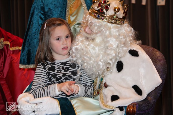 Cabalgata 2012
Los Reyes Magos escuchando a los niños
