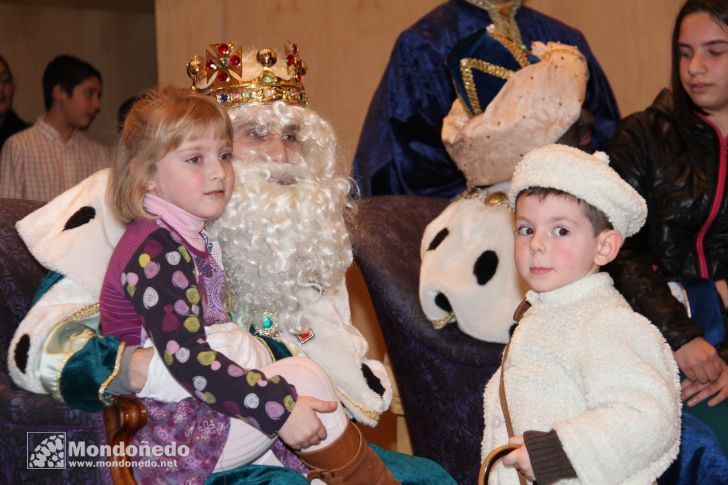 Cabalgata 2012
Los Reyes Magos escuchando a los niños
