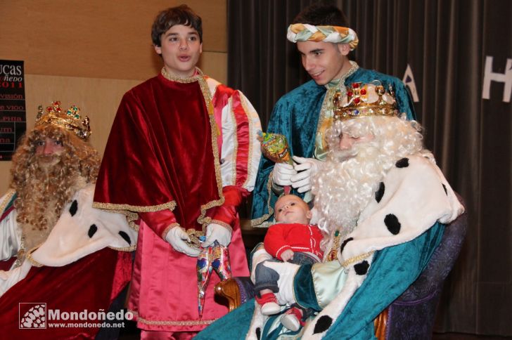 Cabalgata 2012
Los Reyes Magos escuchando a los niños
