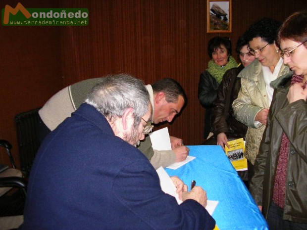 Presentación libro "A Partida Carlista Mindoniense"
Los autores Xose Ruíz Leivas y Andrés García Doural. Foto enviada por MCC.
