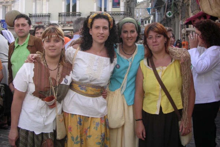 Mercado Medieval 2006
Disfrutando del Mercado. Foto enviada por Alba Requeijo.
