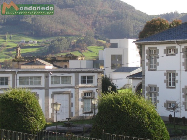 Alcántara desde Os Remedios
Una vista de la Alcántara, el Auditorio y en primer plano el Instituto.
