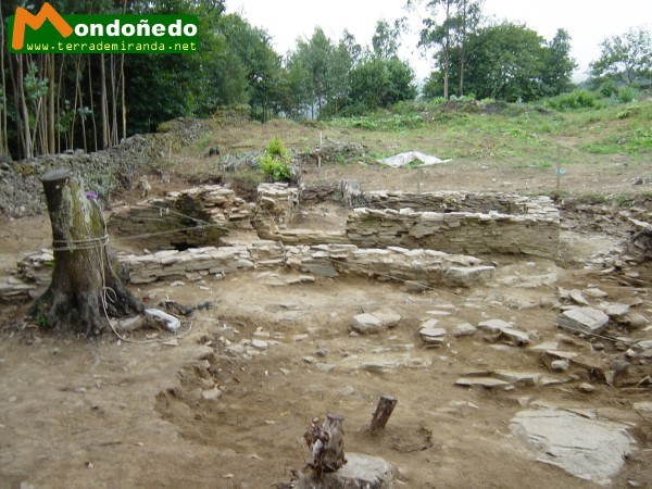 Castro de Zoñán
Fotos de las excavaciones.
