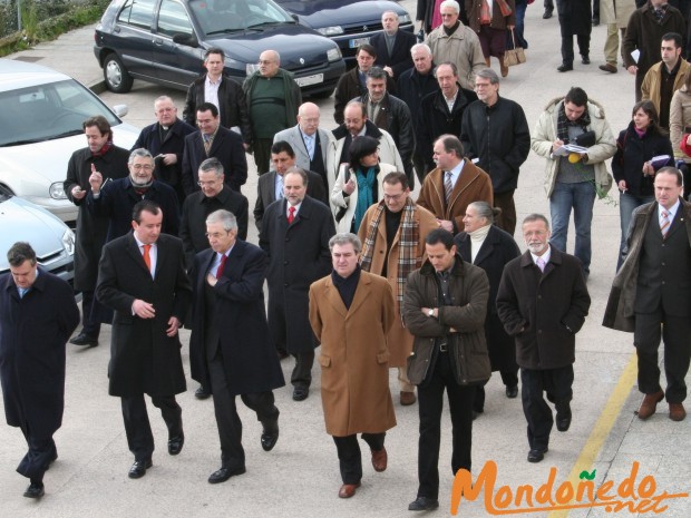 Homenaje a Cunqueiro
De camino al cementerio municipal
