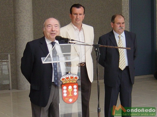 Centro Comercial Peña de Francia
Autoridades en la inauguración.
