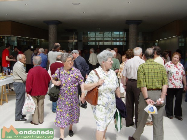 Centro Comercial Peña de Francia
Gente en el día de la inauguración
