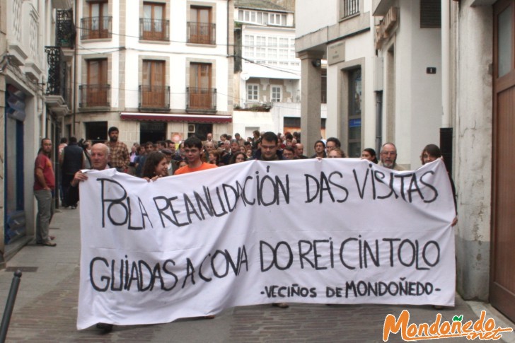 Manifestación
Solicitando la reapertura de la cueva
