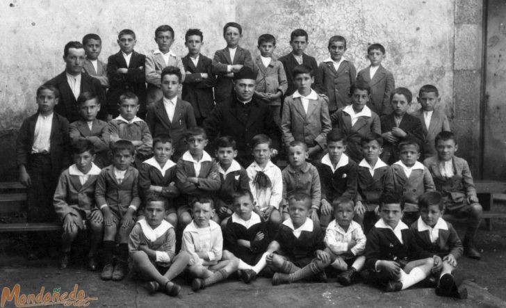 Escuela del Carmen 1928
Ramón Díaz Jácome, cuarto niño por la izquierda en la segunda fila.
