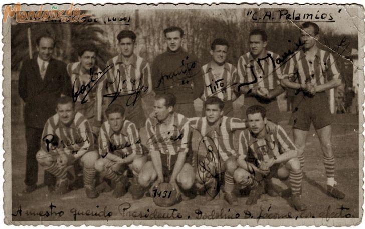 Club Atlético Pelamios
Foto dedicada a Díaz Jácome (presidente del equipo).
