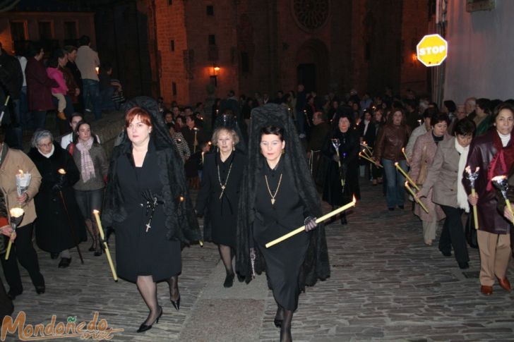 Viernes Santo
Vestidas de mantilla española
