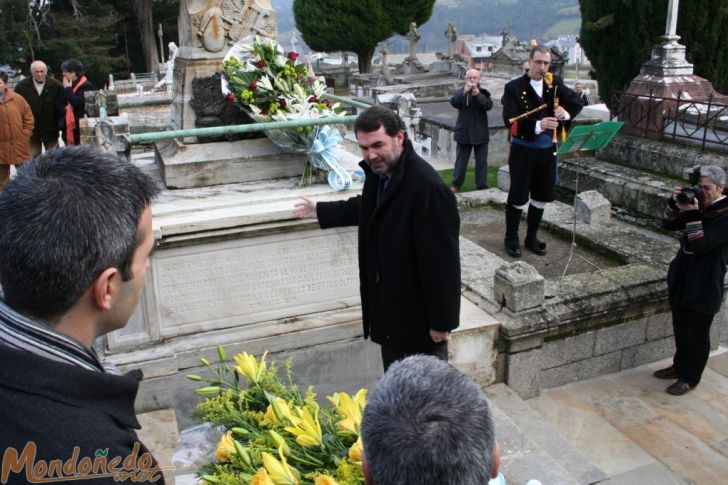 Centenario del Himno Gallego
Ofrenda floral en el cementerio
