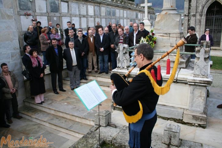 Centenario del Himno Gallego
Interpretando la Alborada de Pascual Veiga
