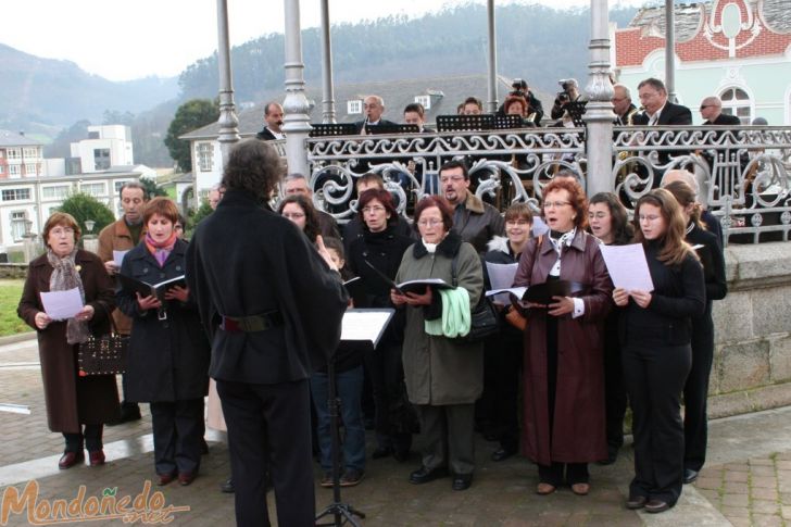 Centenario del Himno Gallego
Cantando el Himno
