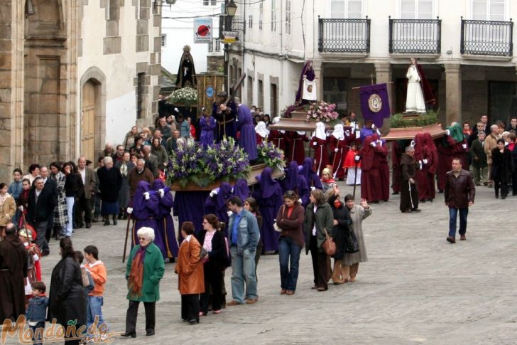 Viernes Santo
Pasando por delante de la Catedral
