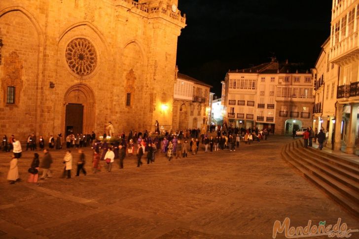 Jueves Santo
Pasando por la Praza da Catedral
