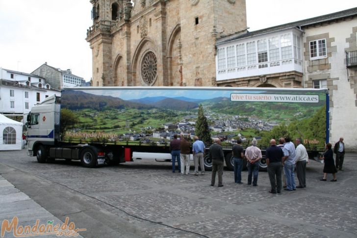 Inauguración Aticca
Camiones rotulados con imágenes de Mondoñedo
