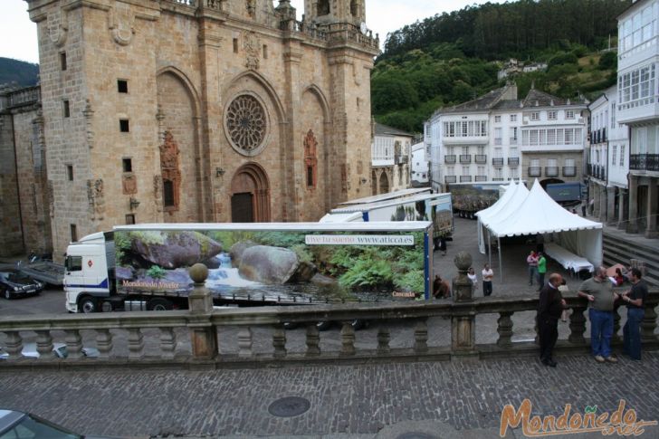 Inauguración Aticca
Camiones en la Praza da Catedral
