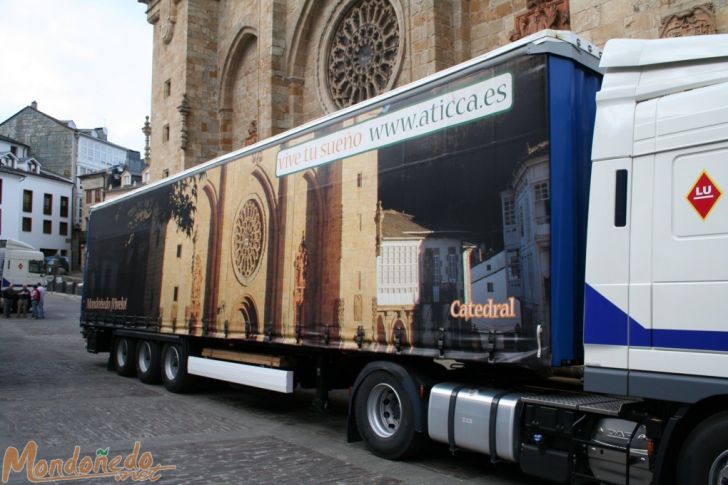 Inauguración Aticca
Camiones rotulados con imágenes de Mondoñedo
