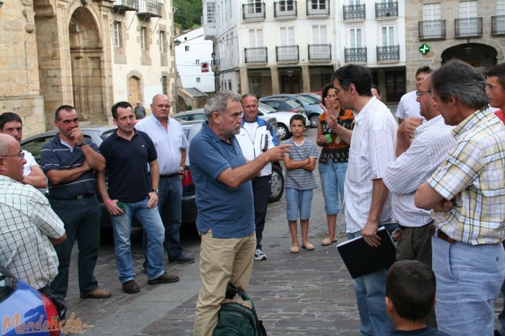 Nocturno para aullidos y pezuñas
Reunión antes del ensayo
