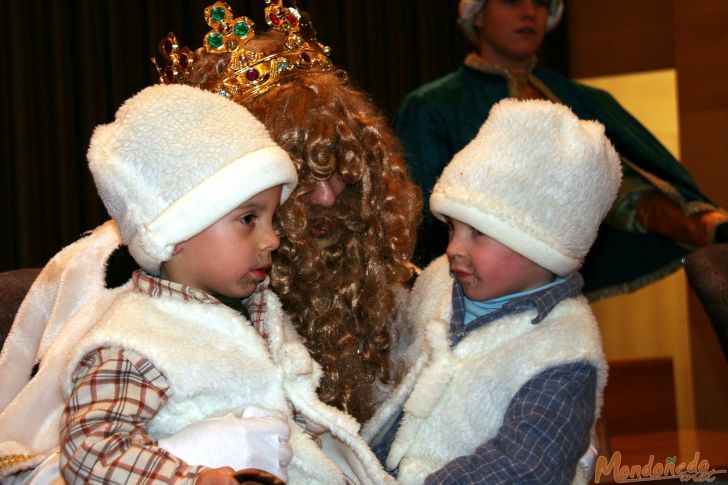 Cabalgata de Reyes
Escuchando las peticiones de los niños
