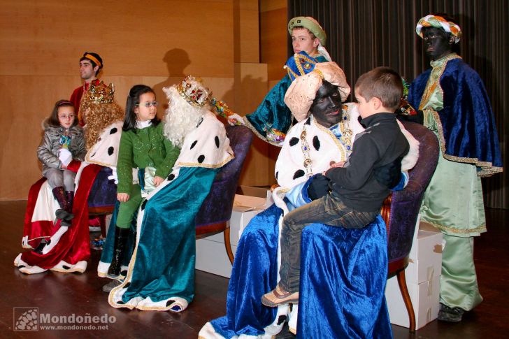 Cabalgata de Reyes
Recibiendo a los niños de Mondoñedo
