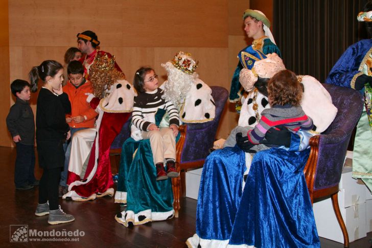 Cabalgata de Reyes
Recibiendo a los niños de Mondoñedo
