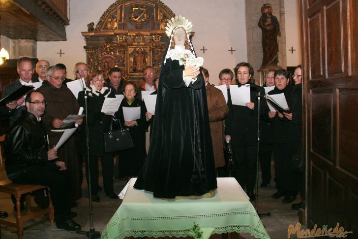 Semana Santa 2009
Cantando a la Virgen en Viernes Santo
