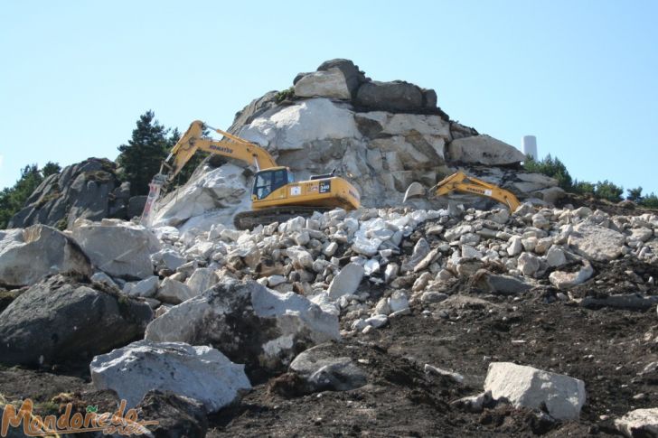 Parque eólico en la Toxiza
Destrucción de un "Castelo"
