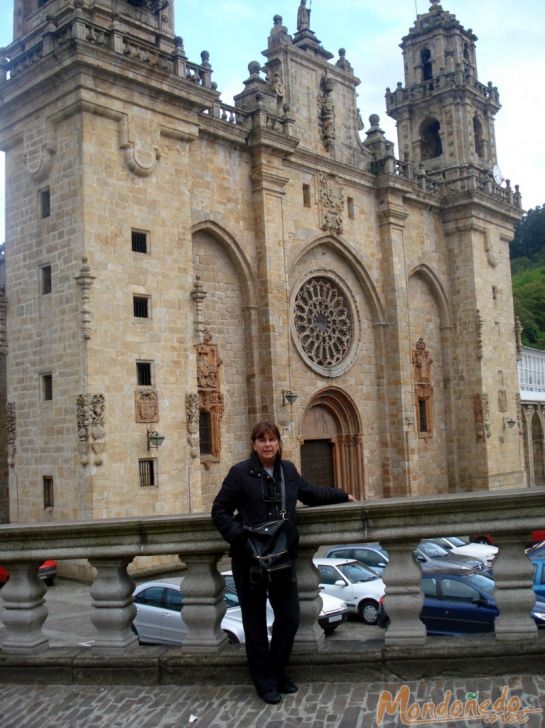 Fernanda Bolaños Neira
Delante de la Catedral
