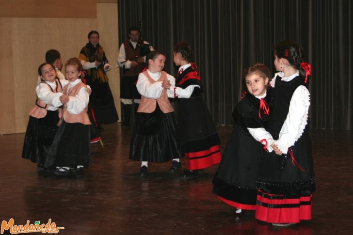 Festival Pena do Golpe
Baile de pequeños
