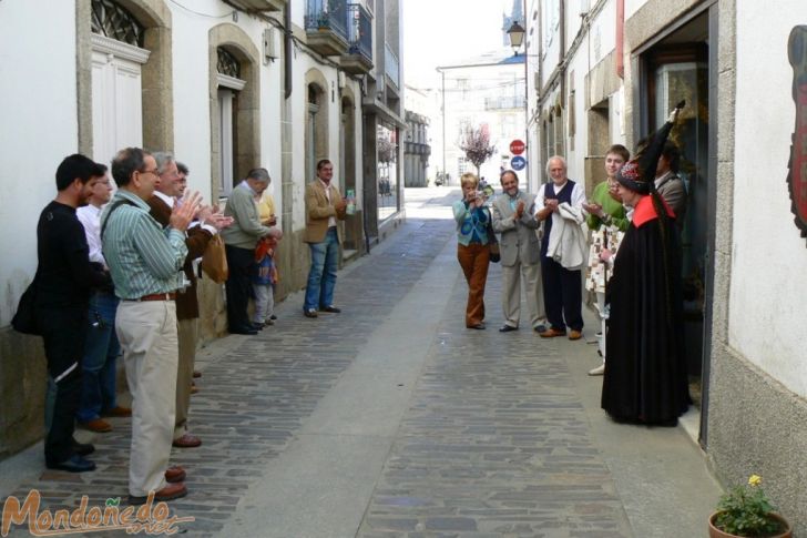 Homenaje al Mago Merlín
Asistentes al acto. Foto de mindonium.com
