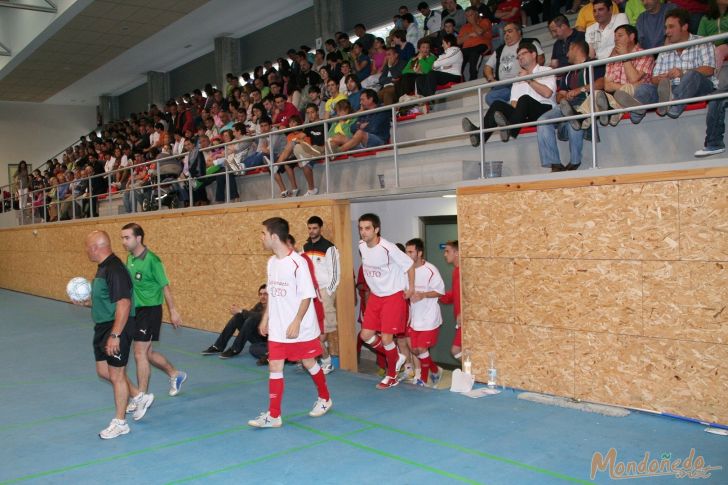 Maratón veraniego de fútbol-sala
Saliendo de los vestuarios
