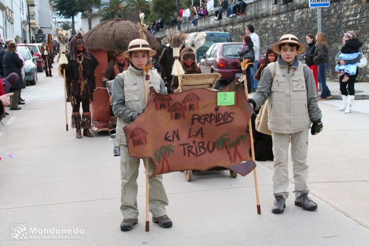 Desfile de disfraces
Perdidos na tribu
