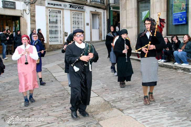 Desfile de disfraces
Beatas de Ardebullo
