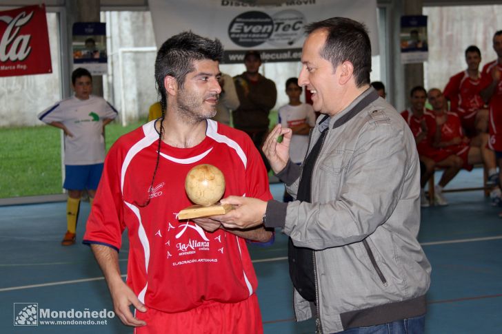 Torneo de fútbol-sala
Entrega de trofeos
