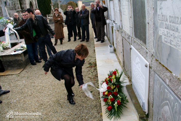 Homenaje a Álvaro Cunqueiro
Instante de la ofrenda floral
