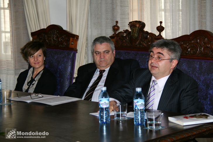 Homenaje a Álvaro Cunqueiro
Presentación de un nuevo libro de Ramón Loureiro
