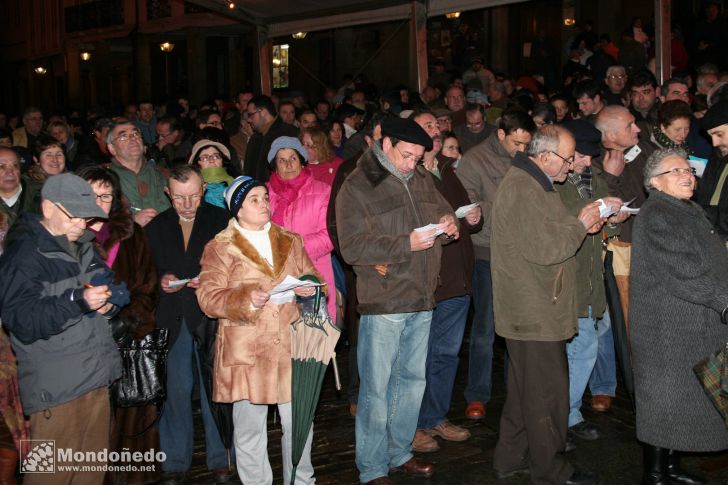 Sorteo de Navidad - ACIAM
Comprobando los boletos
