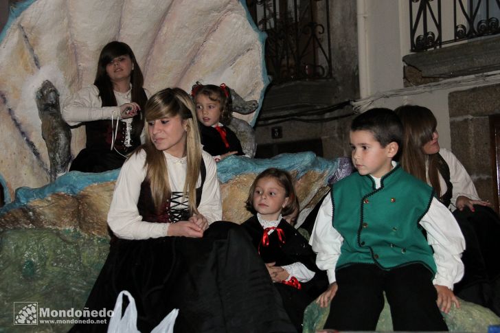 Desfile
Carroza con las Sanluqueiras y Sanluqueiros
