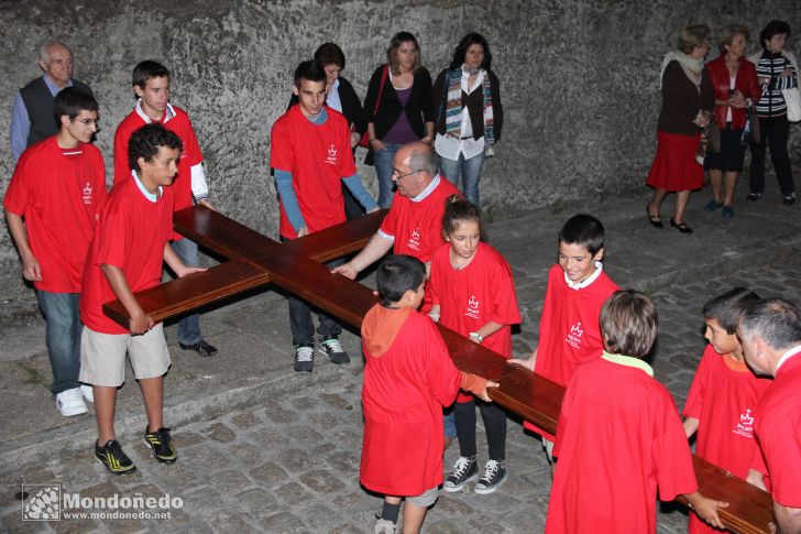 Visita de la cruz de los jóvenes
Portando la cruz
