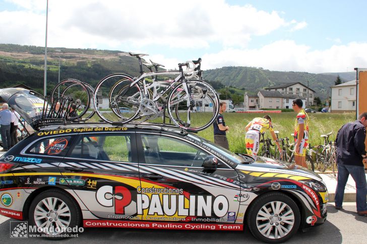 Volta Ciclista ás Comarcas
Coche de equipo
