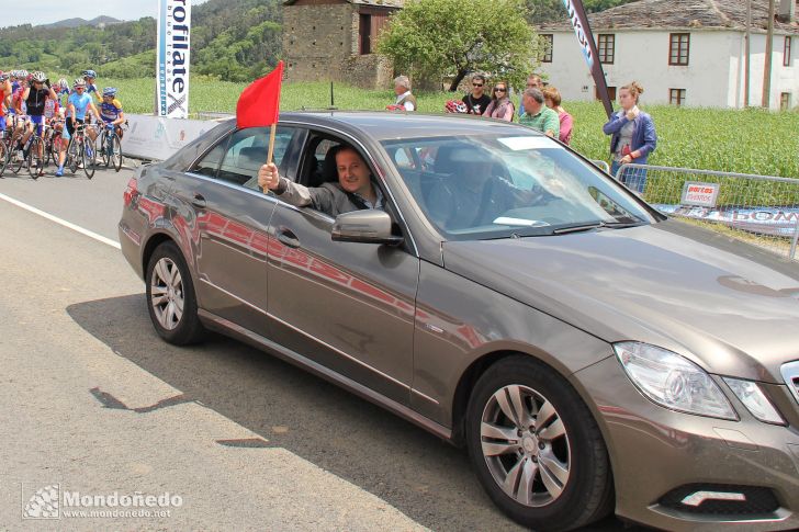 Volta Ciclista ás Comarcas
Dando la salida
