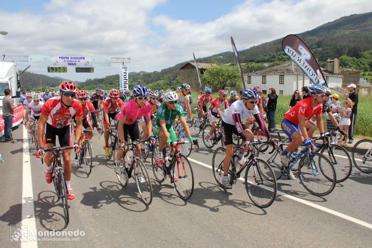 Volta Ciclista ás Comarcas
Tomando la salida
