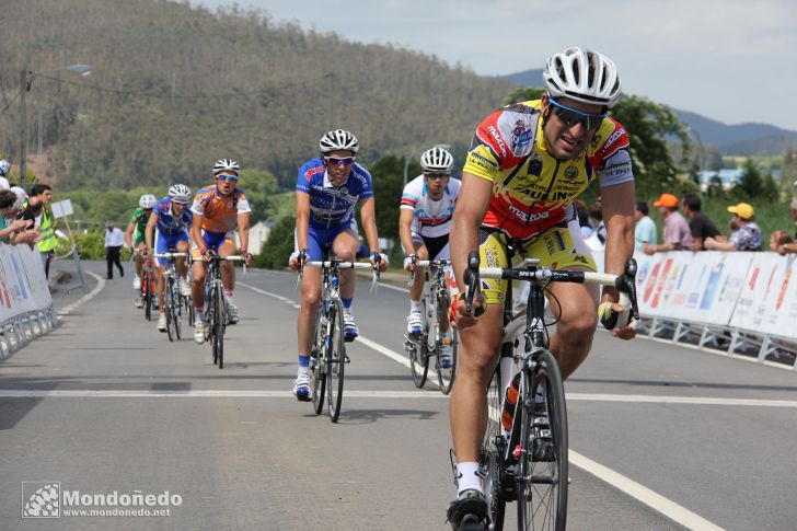 Volta Ciclista ás Comarcas
Pasando la meta
