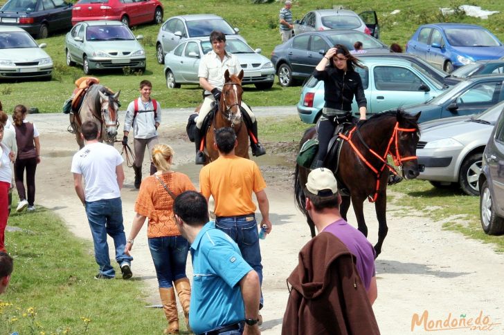 Rapa das Bestas
Montando a caballo
