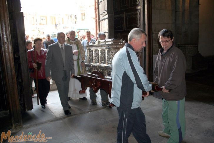 Visita Reliquias de San Rosendo
Entrando en la Catedral
