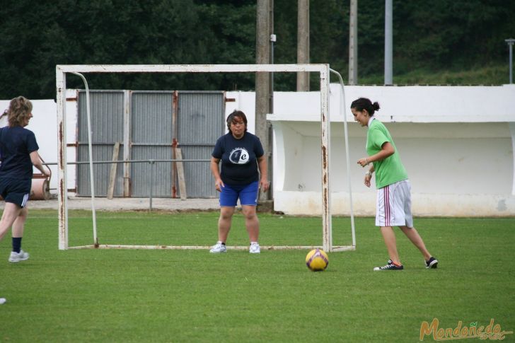 Os Remedios 2009
Partido Solteras vs. Casadas
