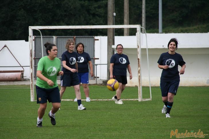 Os Remedios 2009
Partido Solteras vs. Casadas
