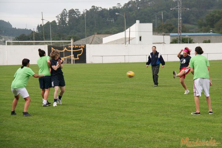 Os Remedios 2009
Partido Solteras vs. Casadas
