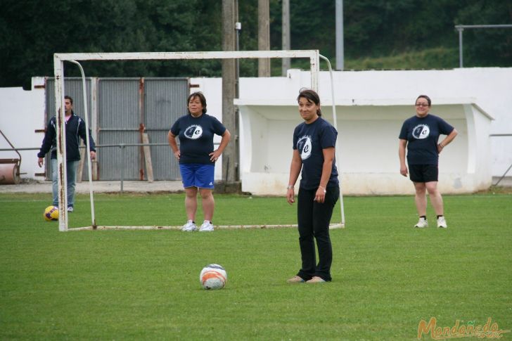 Os Remedios 2009
Partido Solteras vs. Casadas
